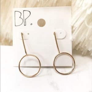 Chic gold color earrings